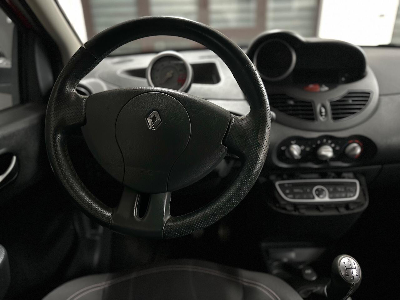 RENAULT Twingo 1.6 16V (133) R.S. 2010