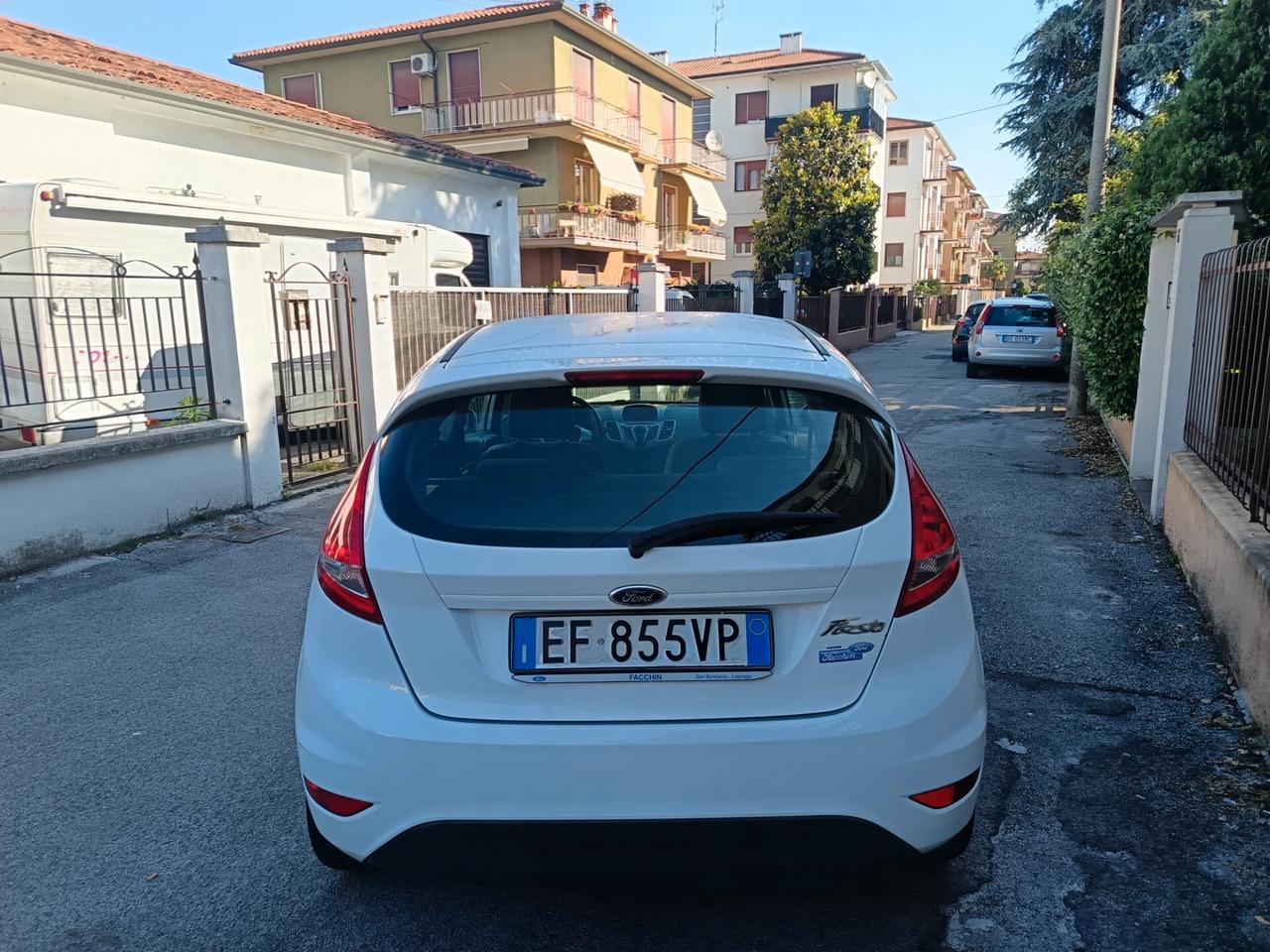 Ford Fiesta 1.2 Benz Anno 2011 ok neo patente