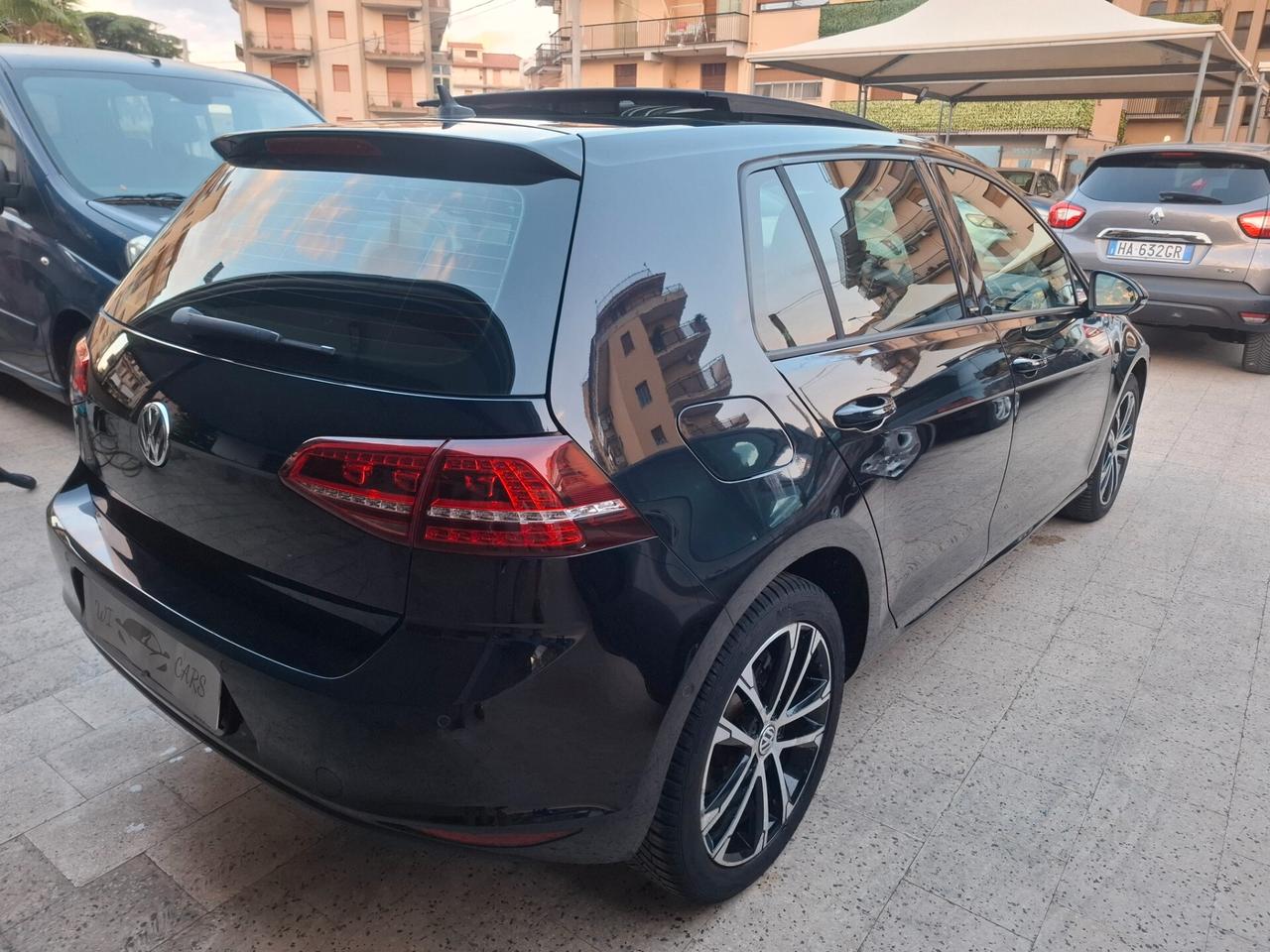 Volkswagen Golf - 1.6 TDI Tetto panoramico / Navigatore / Cruise control