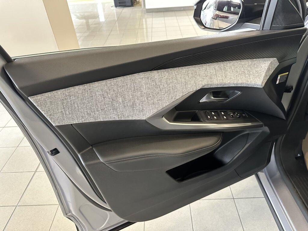 Peugeot 3008 1.2 Hybrid Allure e-DCS6