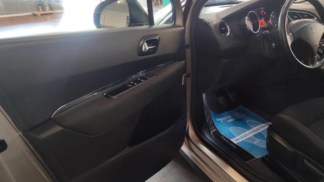 Peugeot 3008 1.6 HDi 115CV Business Grip-Control