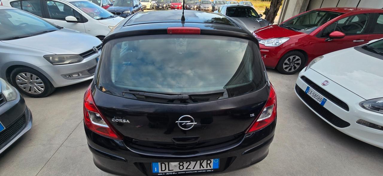 Opel Corsa 1.2 5 porte Club