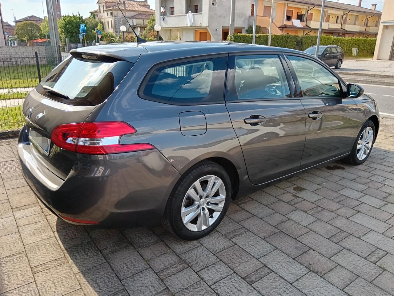 Peugeot 308 BlueHDi 130 S&S EAT8 SW Active