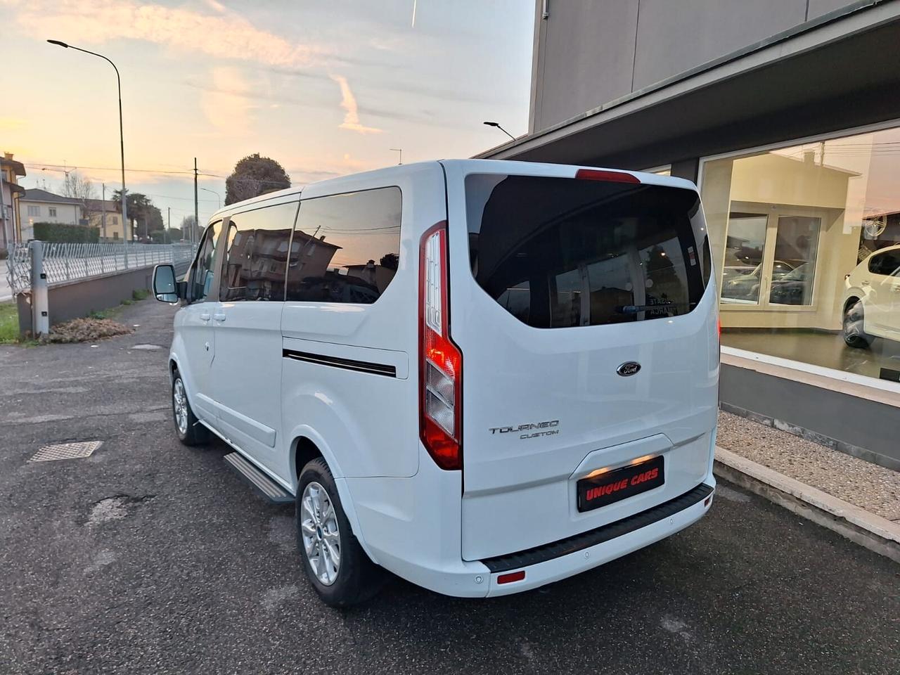 Ford Tourneo Custom AUTOCARRO 6 POSTI 320 2.0 EcoBlue 130CV PL Titanium