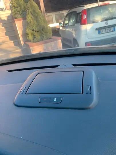 Peugeot 3008 HYbrid4 g