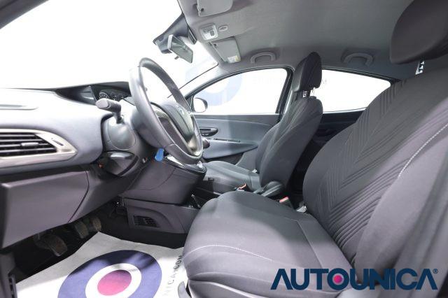 LANCIA Ypsilon 1.0 FIREFLY 5 PORTE S&S HYBRID GOLD FARI LED