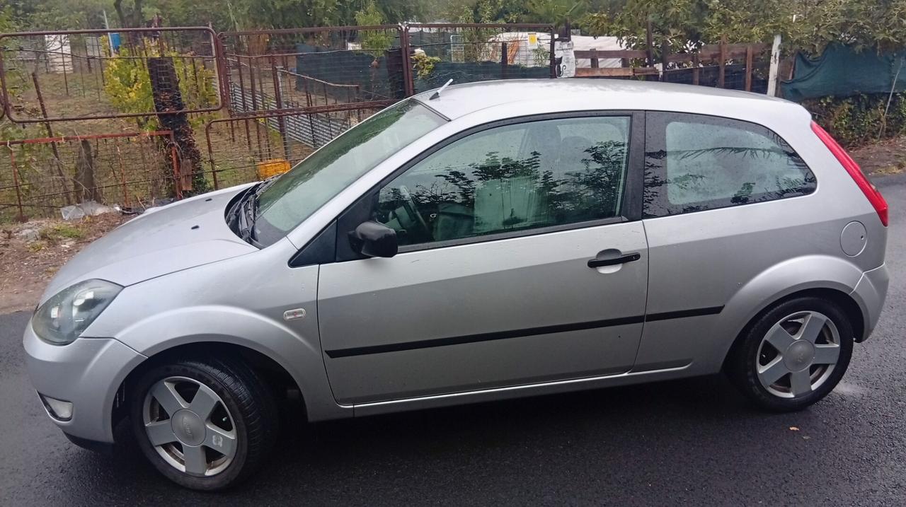 Ford Fiesta 1.2 75 CV Gpl sino 2033 .Distr Nuova .