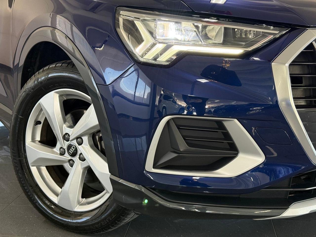 Audi Q3 Identity Black 2.0 35 TDI #8438