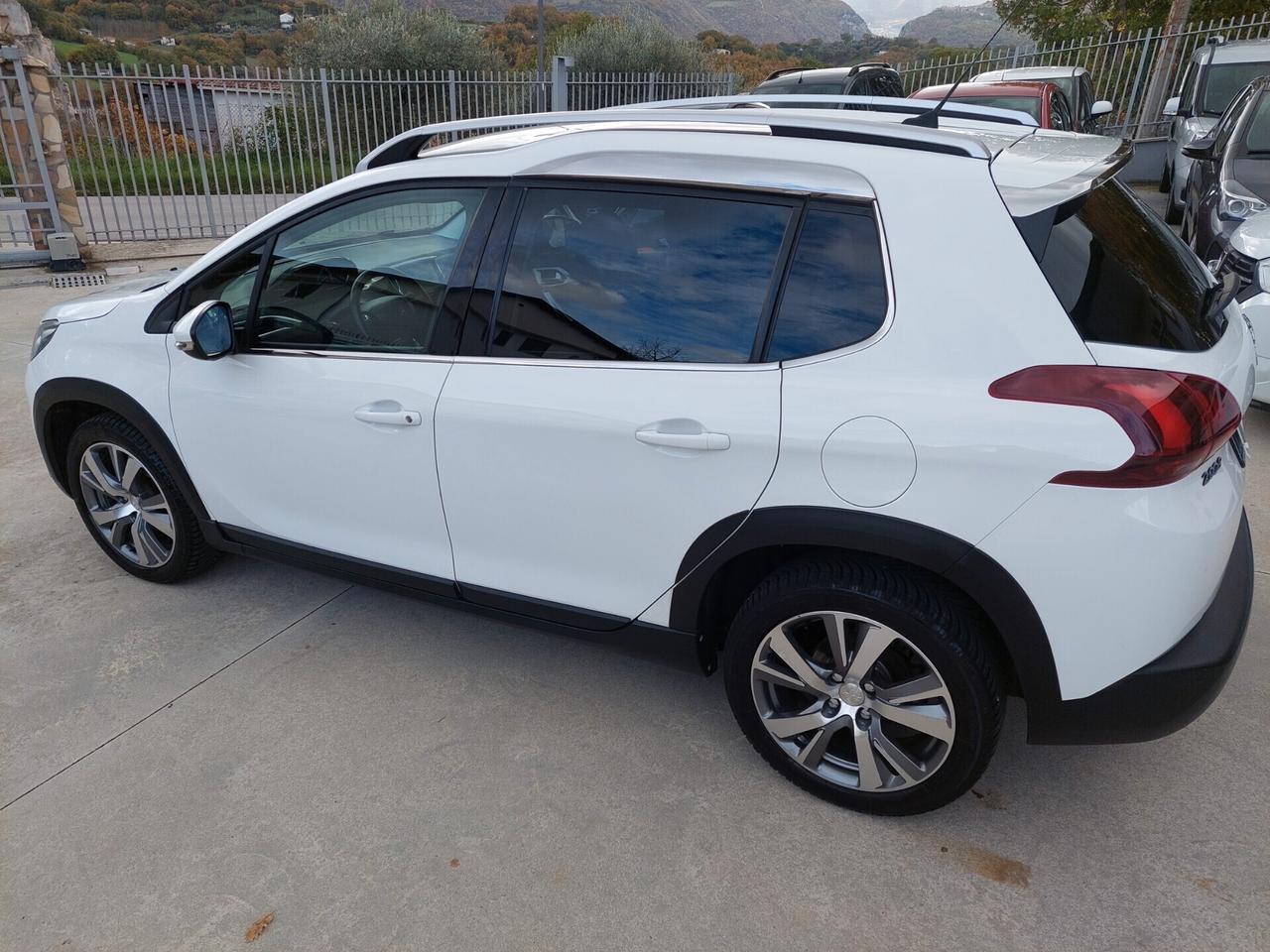 Peugeot 2008 BlueHDi 100cv Allure