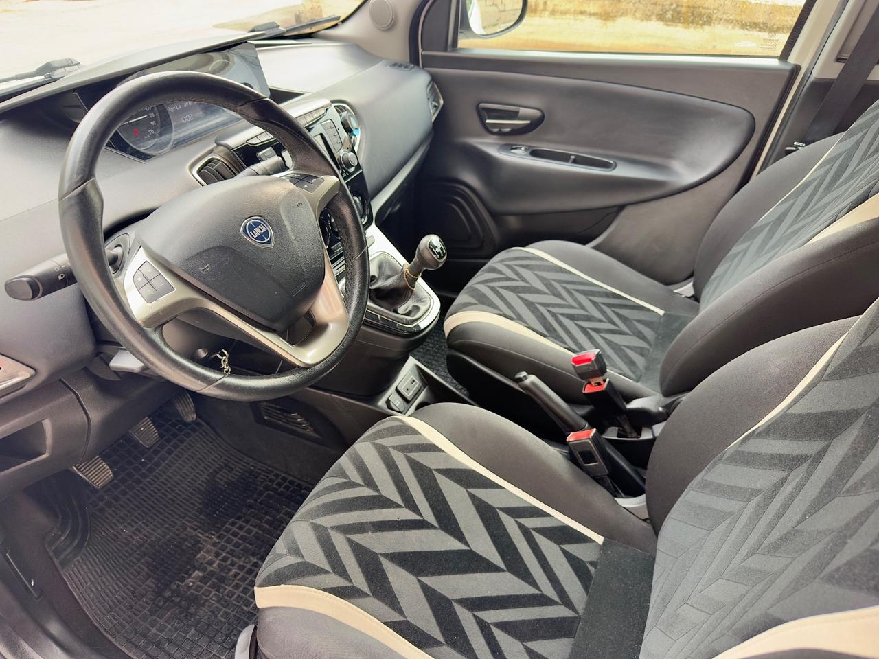 Lancia Ypsilon 1.3 MJT 16V 95 CV 5 porte S&S Gold