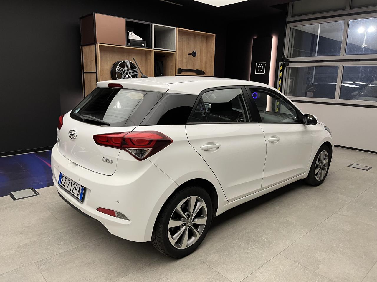 HYUNDAI i20 II 2015 - i20 5p 1.1 crdi Comfort 75cv