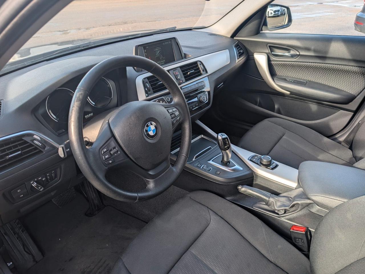 Bmw 116 116d 5p. Urban