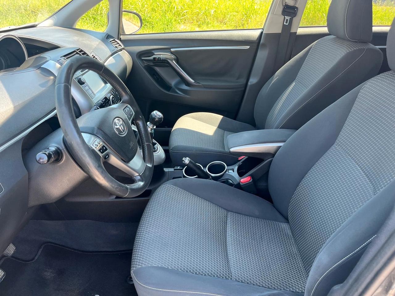 Toyota Verso 1.6 D-4D **7POSTI**