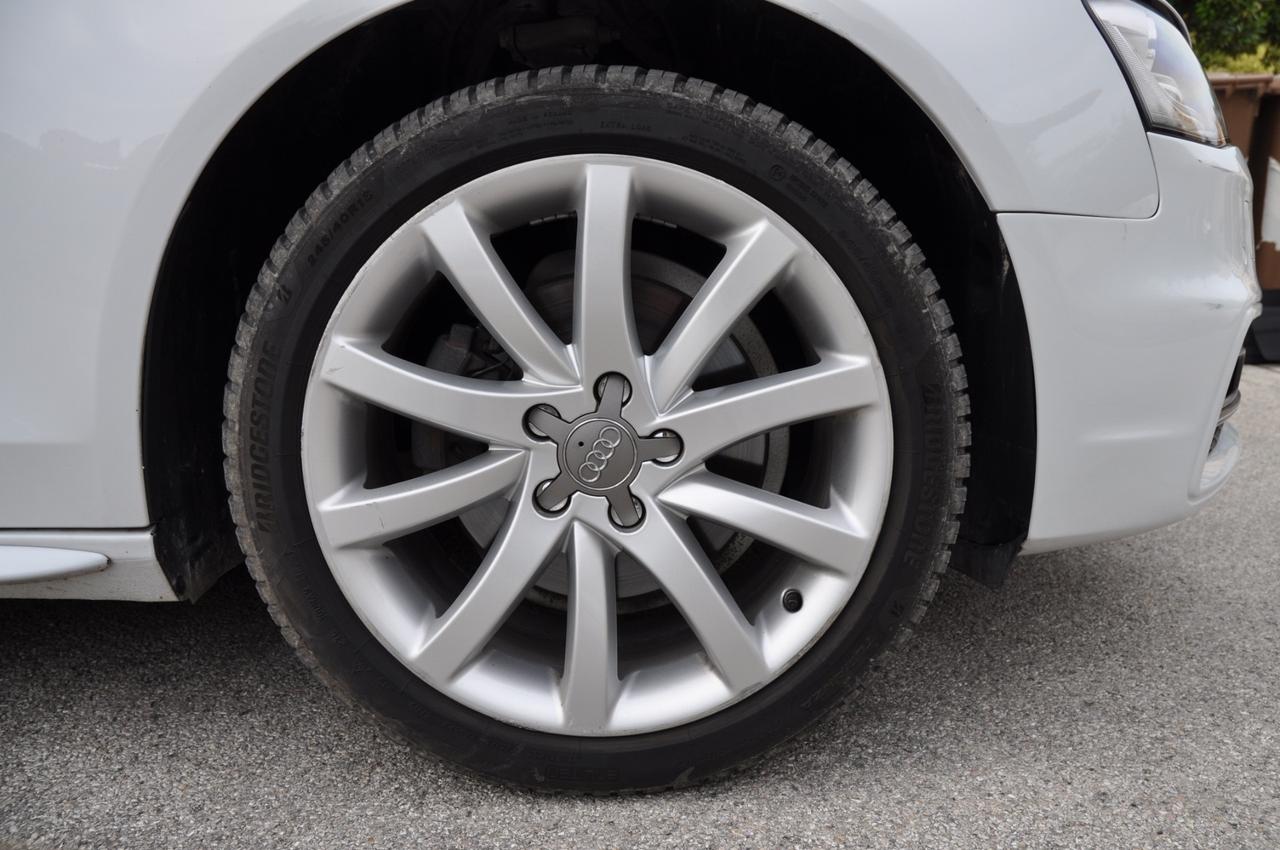 Audi A4 Avant 2.0 TDI Quattro S-Line S-Tronic
