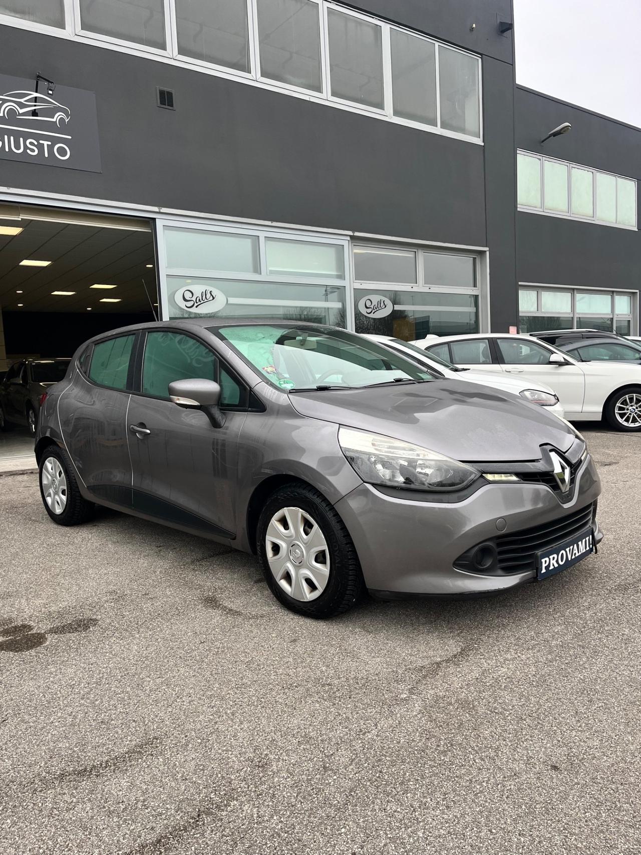Renault Clio 1.2 75CV Neopatentati
