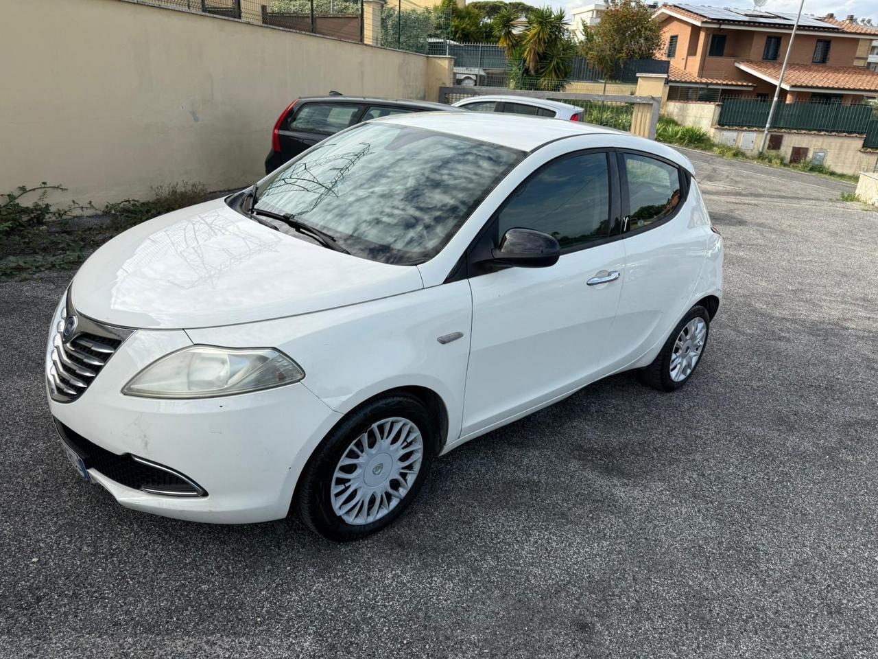 Lancia Ypsilon 1.2 69 CV Unyca