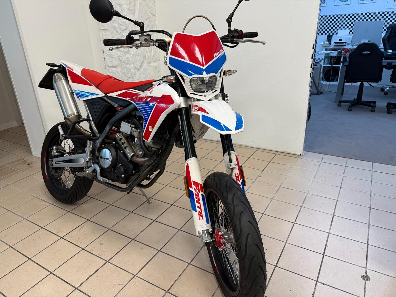 Fantic Motor Motard 125 PERFORMANCE 4T