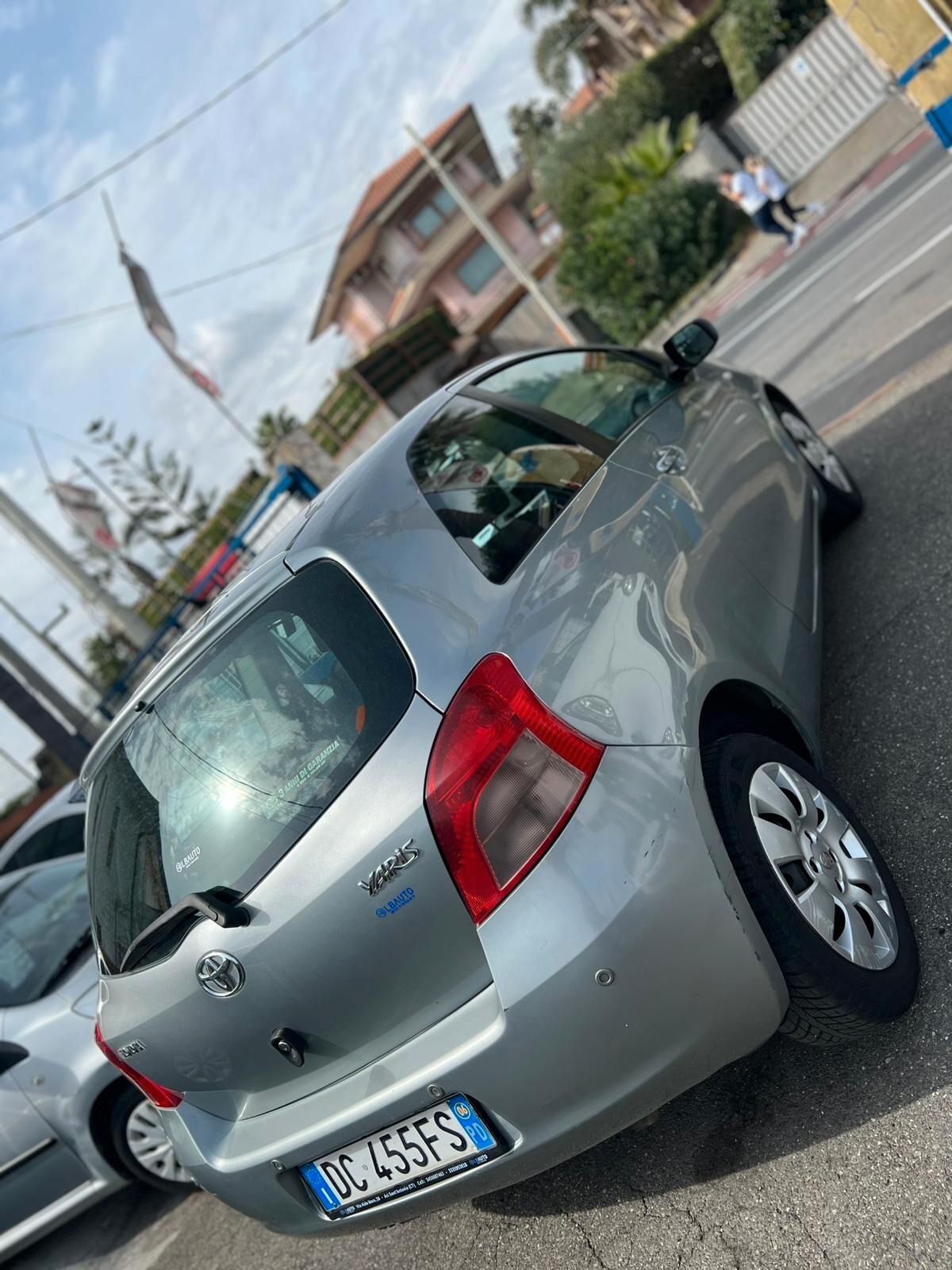Toyota Yaris 1.3 M-MT 3porte Sol