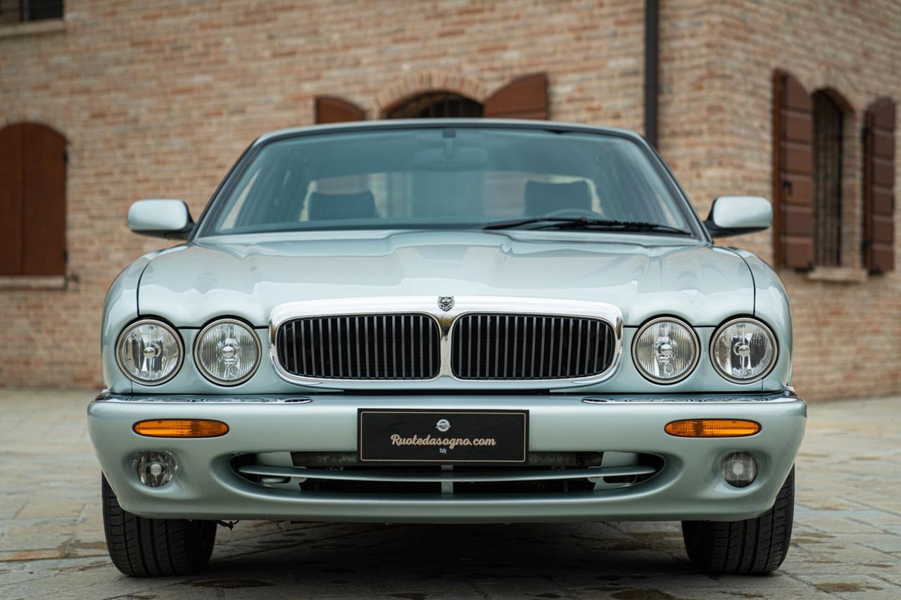 Jaguar XJ8 3.2 - JAG00078