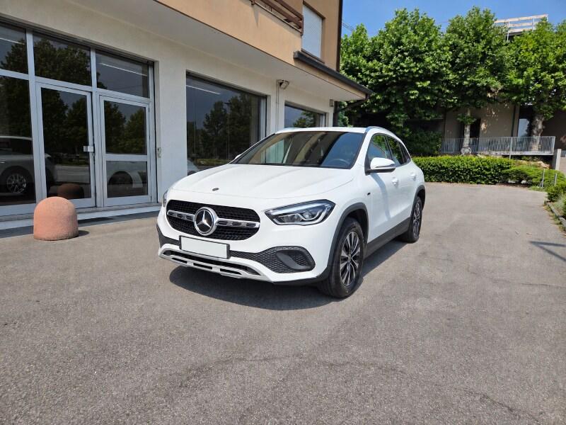 MERCEDES GLA (H247) GLA 250 e hybrid E...