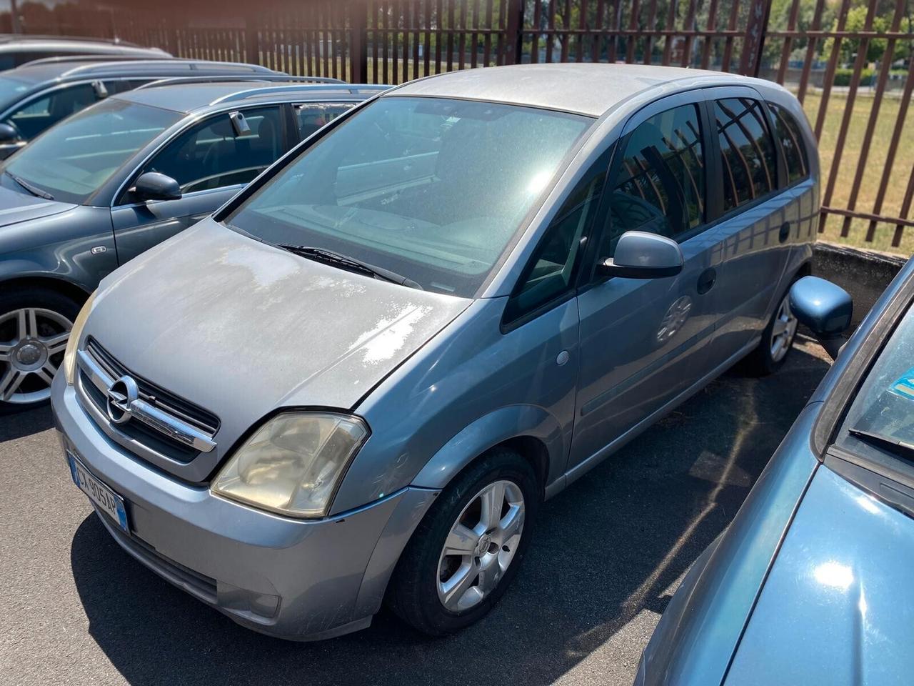 2 Lancia Ypsilon -Fiat idea - Opel meriva - IN BLOCCO