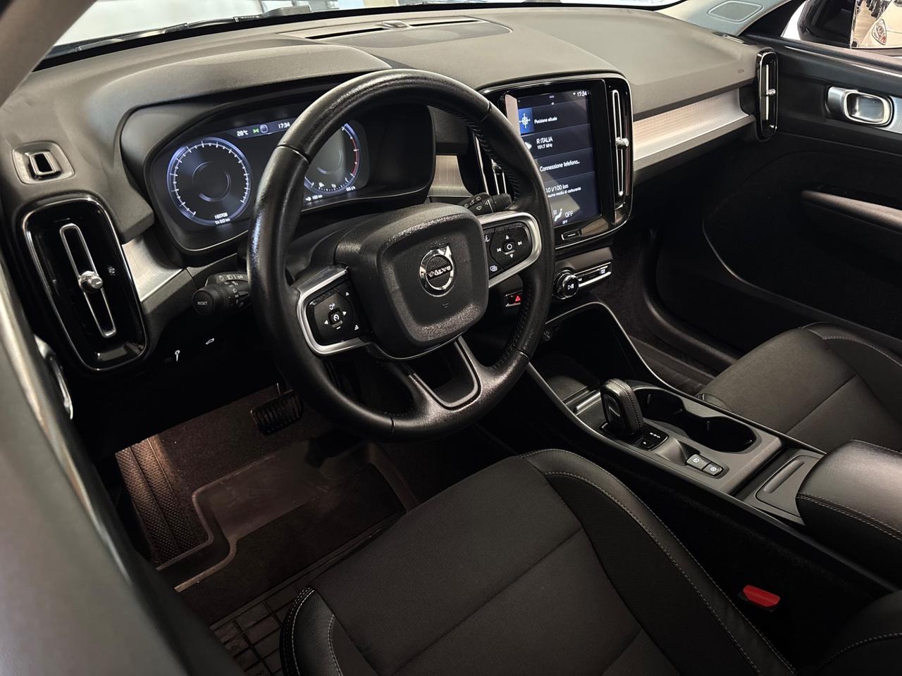 Volvo XC40 D3 GEARTRONIC AUT. Momentum Pro