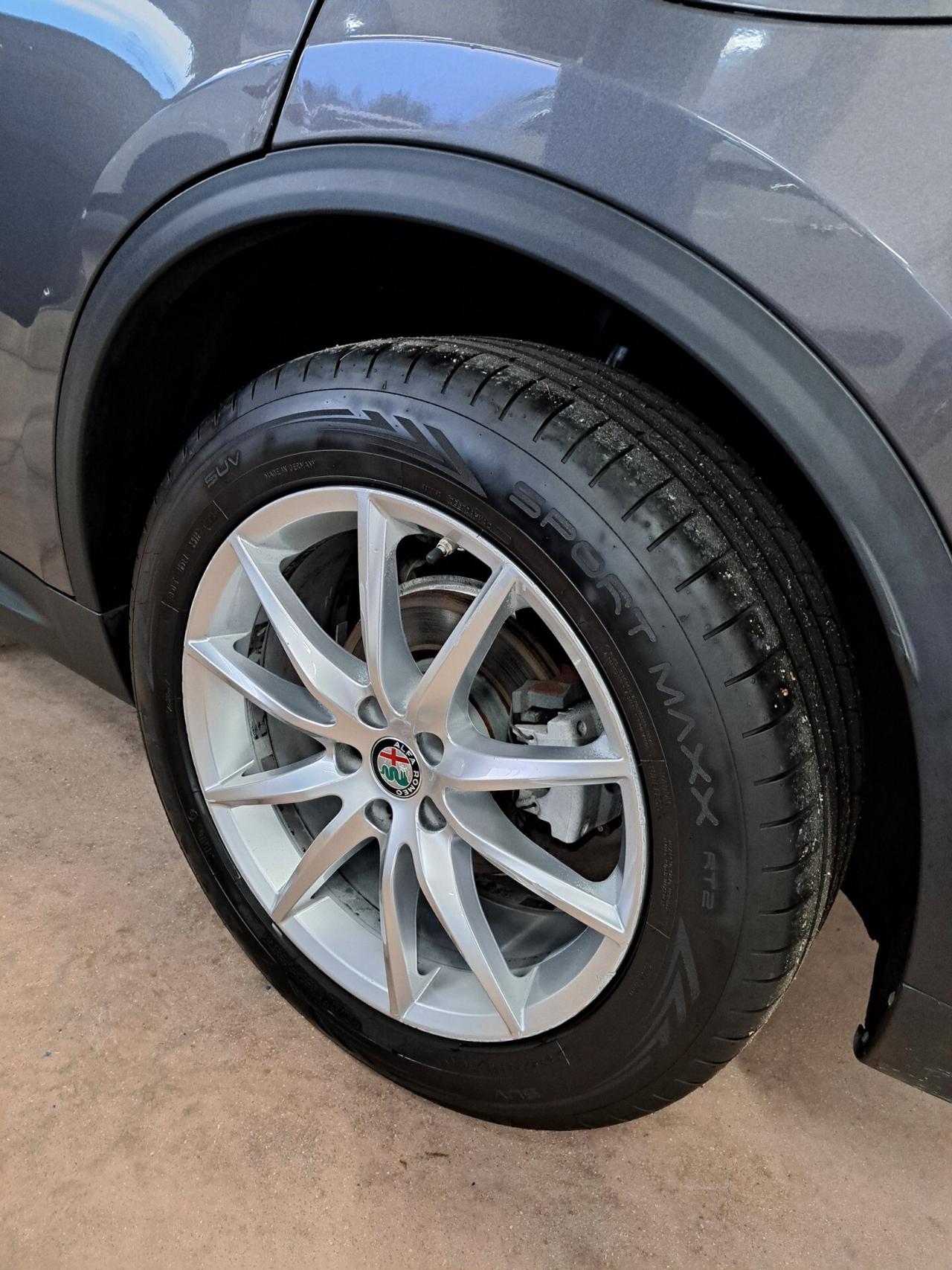 Alfa Romeo Stelvio 2.2 Turbodiesel 180 CV AT8 Q4 Business