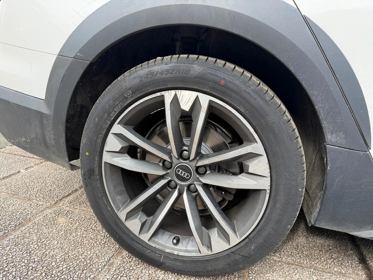 Audi A4 allroad 40 TDI 204 CV S tronic Identity Contrast