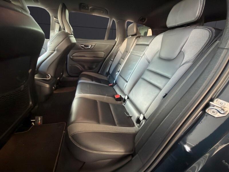 VOLVO V60 (2018-->) V60 D4 Geartronic R-design