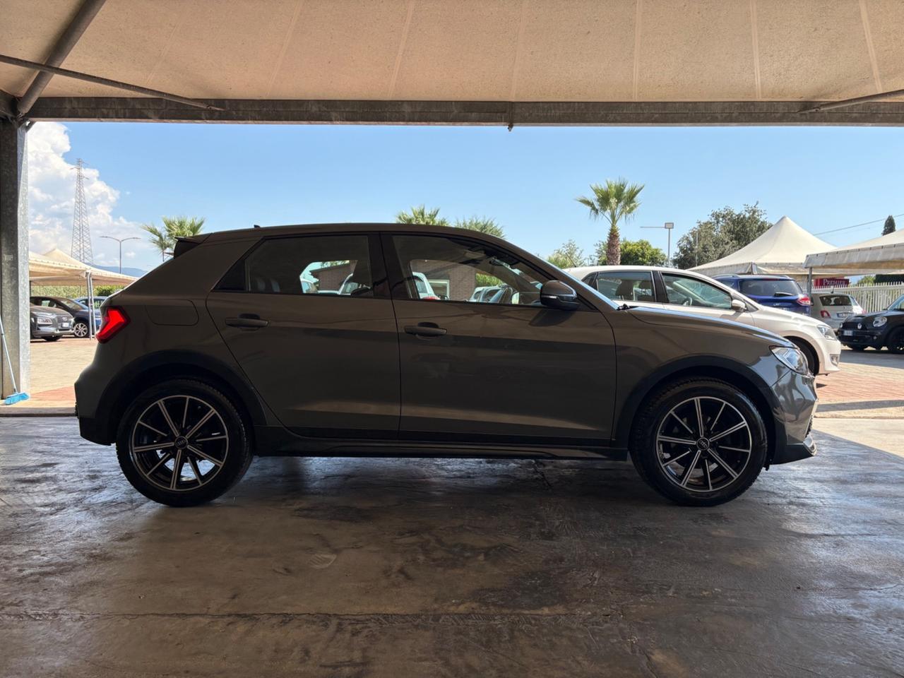 Audi A1 allstreet 30 TFSI Identity Contrast