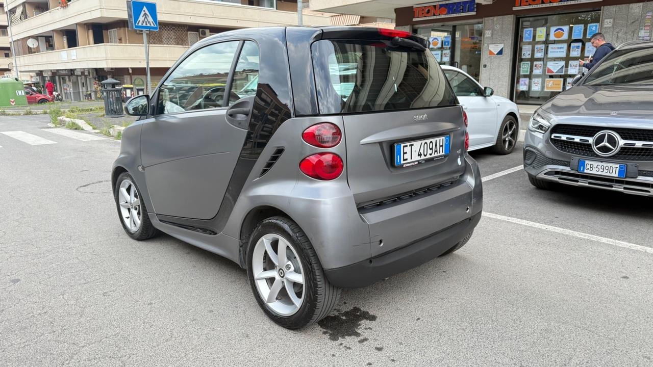 Smart ForTwo 800 40 kW coupé pulse cdiLED NAVI BLUETOOTH CAMBIO AL VOLANTE