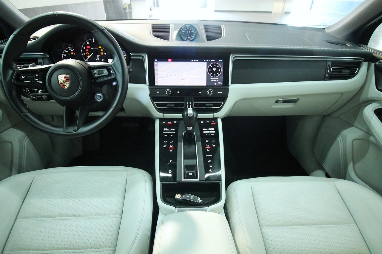 PORSCHE MACAN T 2.0