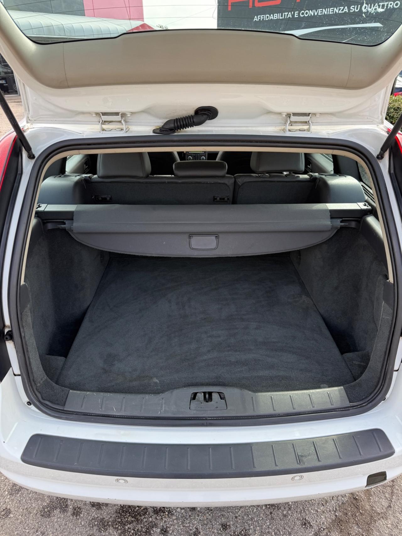 Volvo V50 DRIVe R-design 2012 1.6D OK NEOPATENTATI