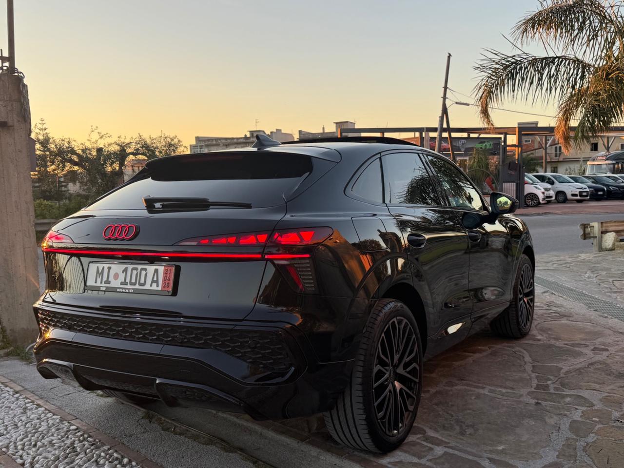 Audi Q3 35 TDI quattro S tronic line Head Up Display Led Pelle Tetto Apribile Navy Camera 360• Matrix