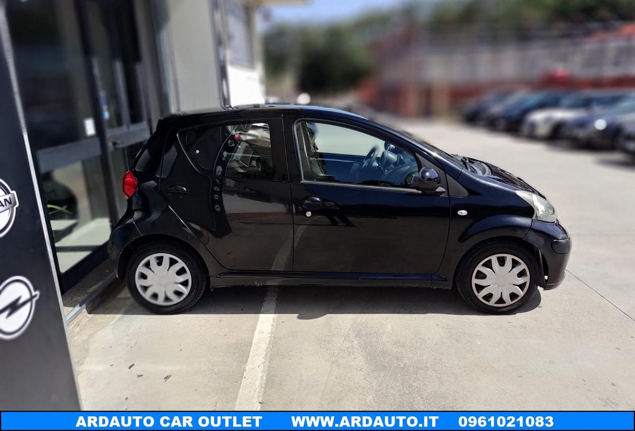 Toyota Aygo 1.0 automatica 5 porte 70 cv