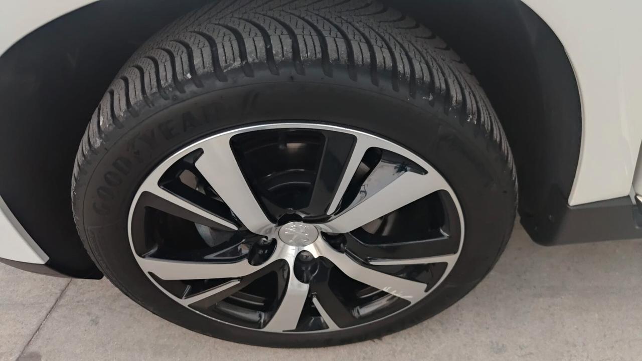 Peugeot 2008 1.6 e-HDi 115 CV Stop&Start Allure
