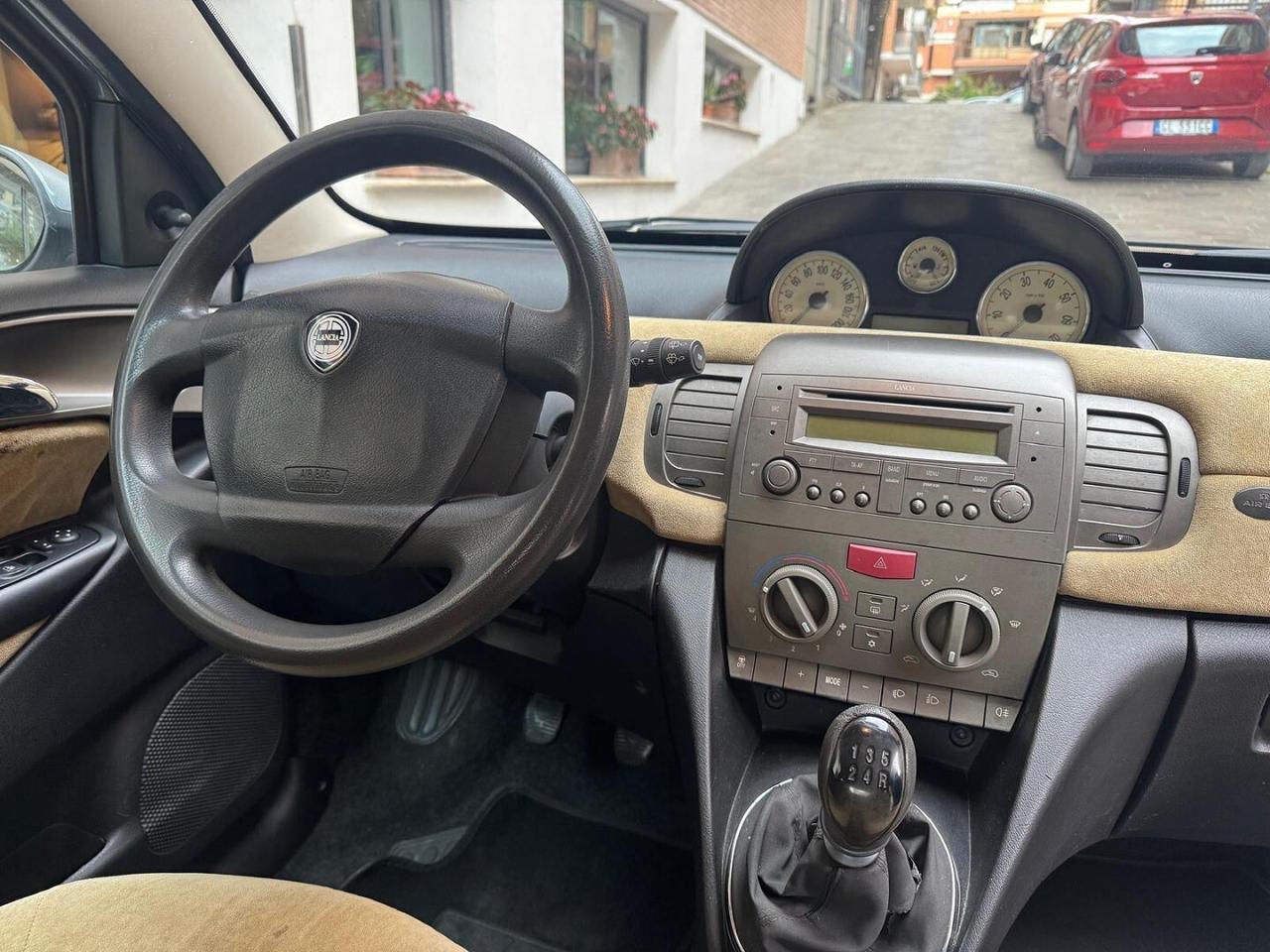 LANCIA Ypsilon 1.2 16V Platino