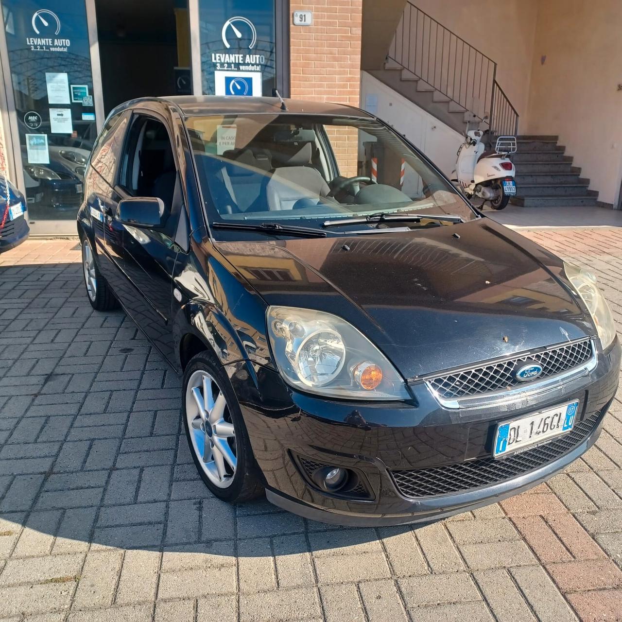 155.148 FIESTA 1.4 DCI NEOPATENTATI BEN CONSERVATA