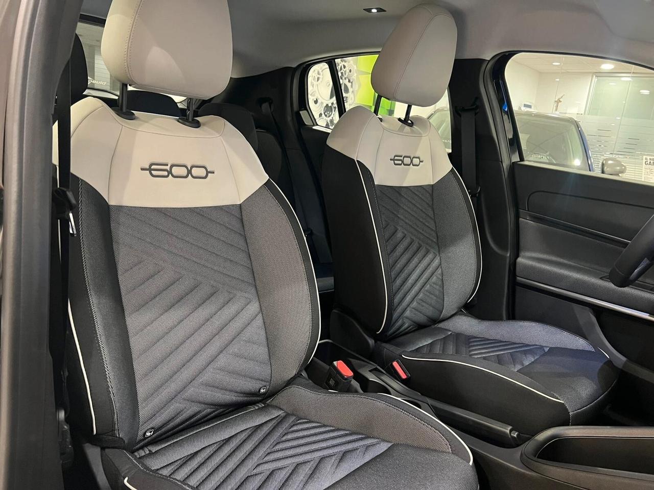 Fiat 600 Hybrid 100 CV DCT MHEV