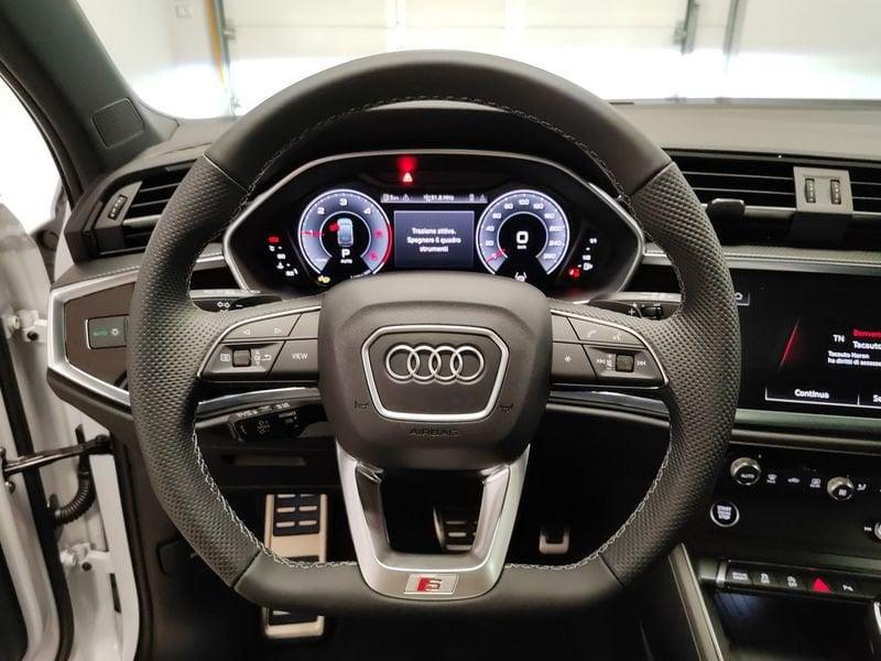 Audi Q3 35 TDI S tronic Identity Black