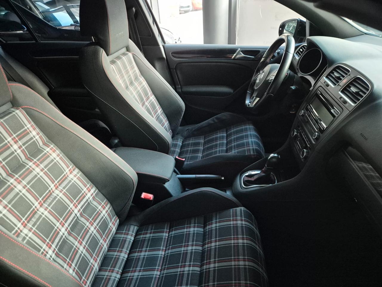 Volkswagen Golf GTI 2.0 TSI 5p.