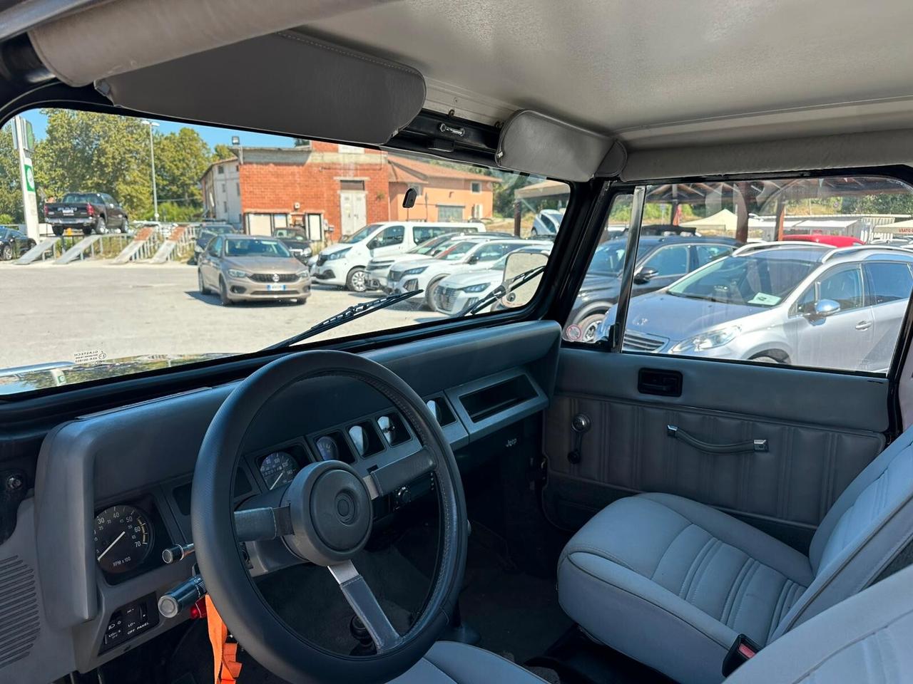 Jeep Wrangler 2.5 Laredo