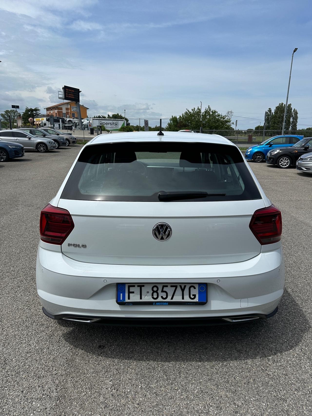 Volkswagen Polo 1.0 TSI Highline R-Line - 2019
