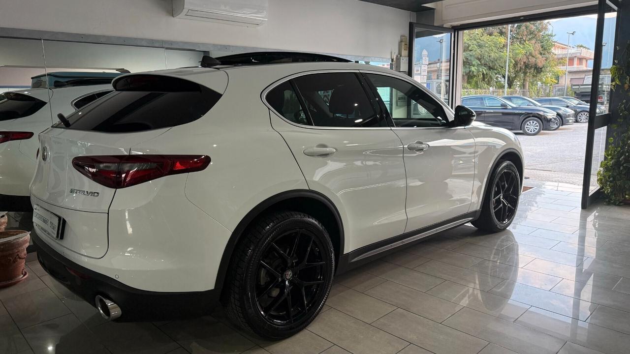 ALFA ROMEO STELVIO TETTO APRIBILE