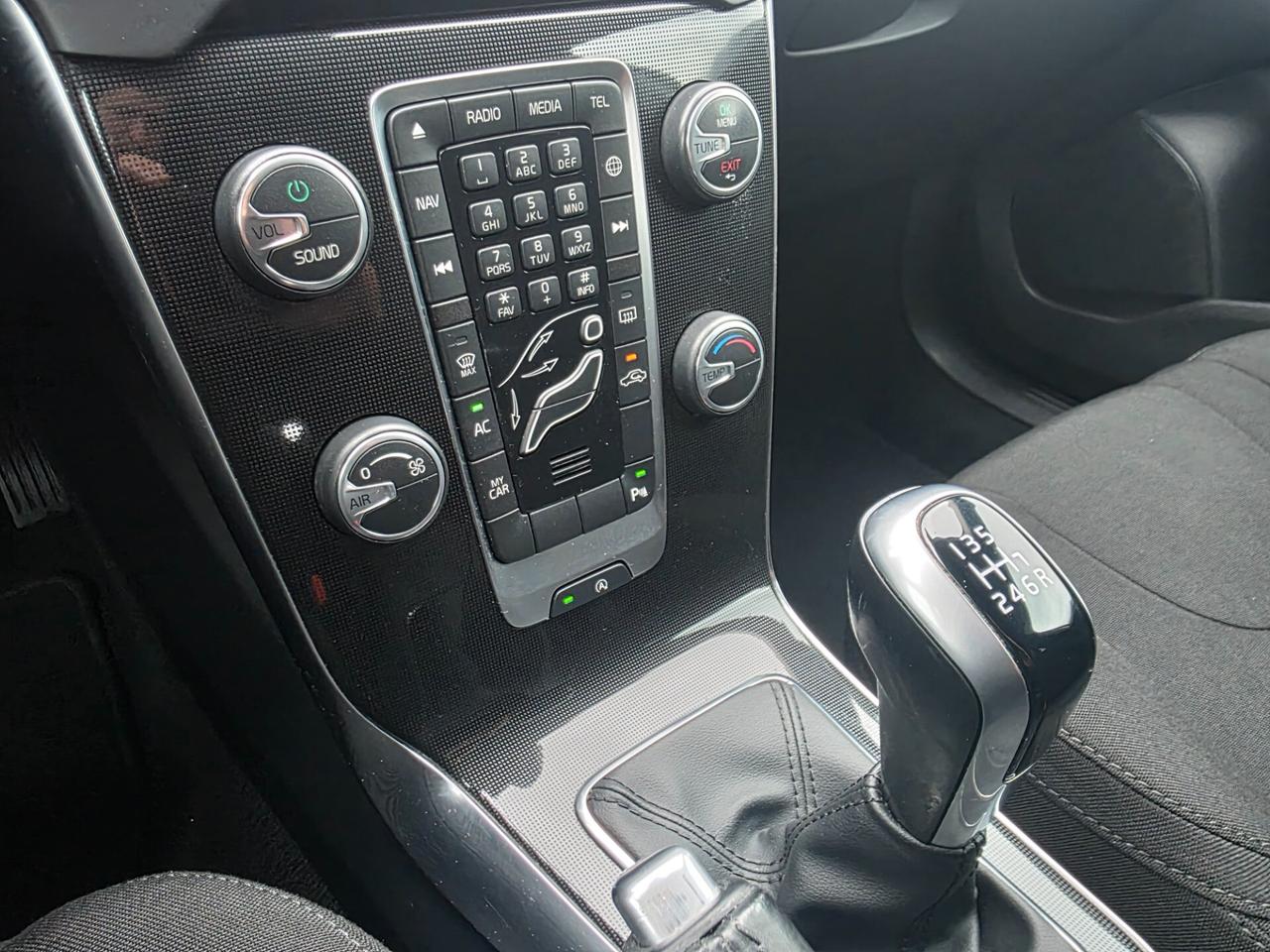 Volvo V40 D2 R-design Momentum