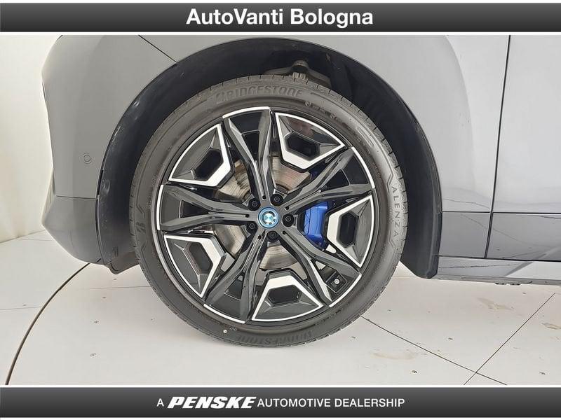 BMW iX xDrive40 Pacchetto Sportivo