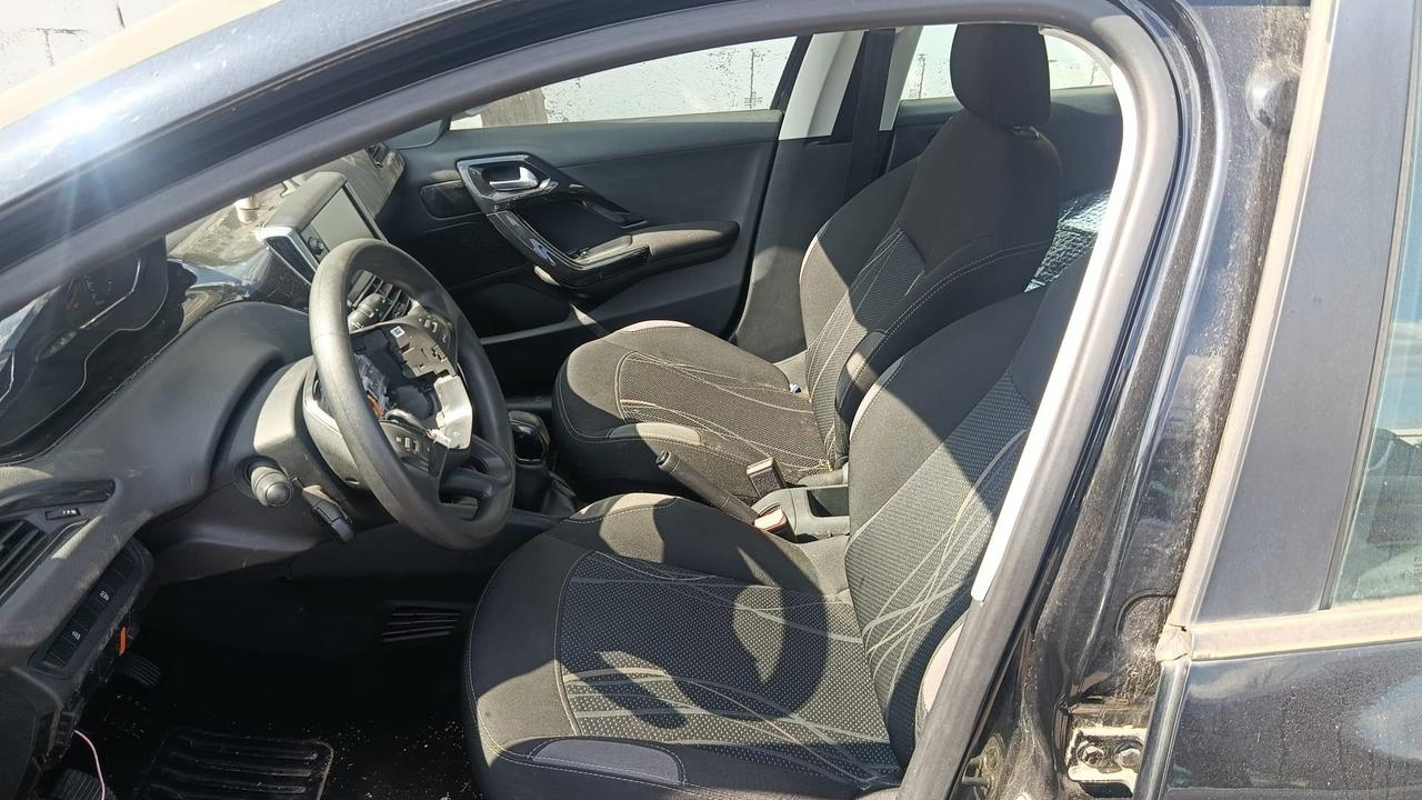 Peugeot 208 1.2 BENZINA MOTORE ROTTO