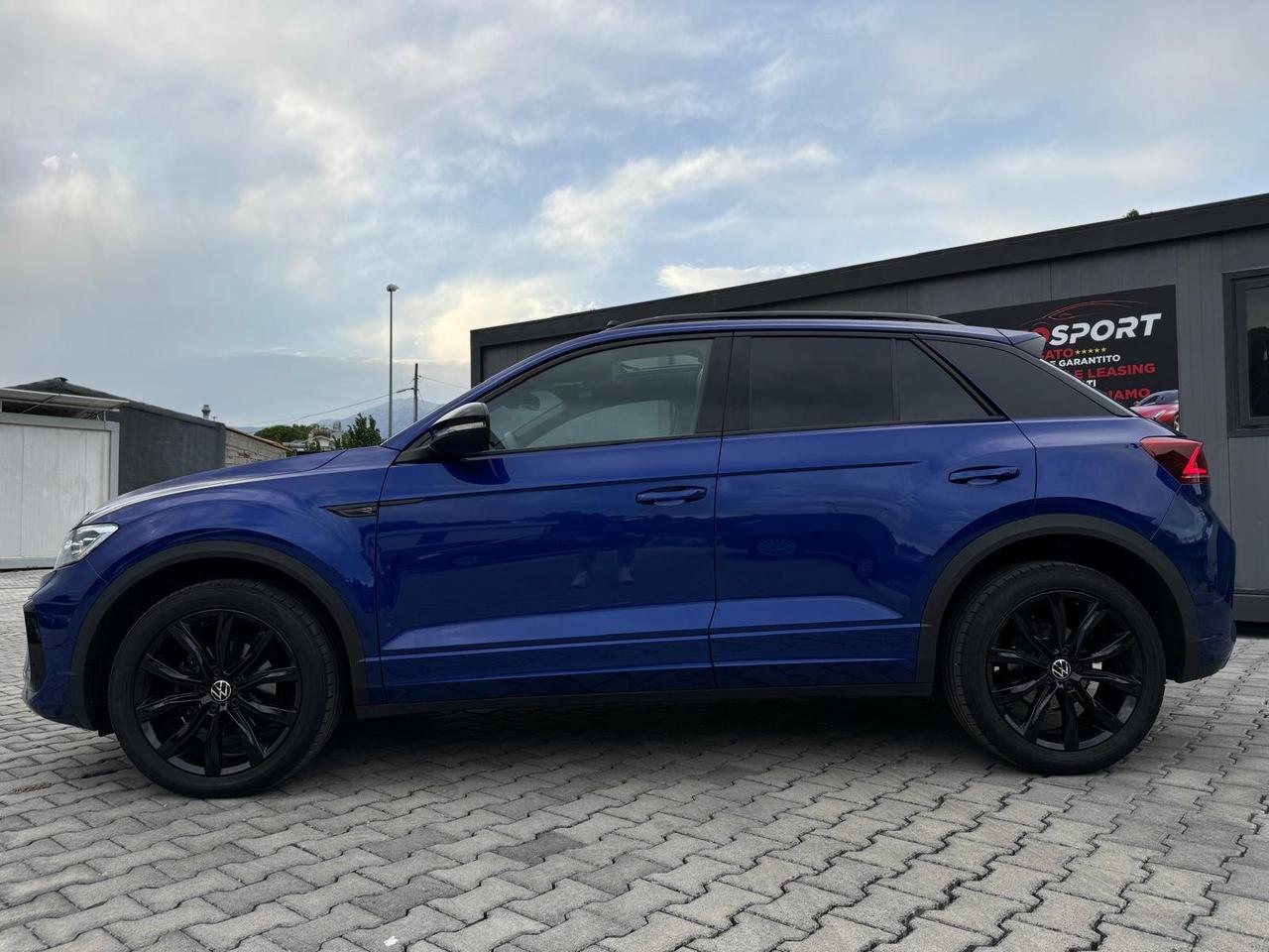 Volkswagen T-Roc 2.0 R LINE TETTO PELLE FULL LED GANCIO TRAINO UNICOPROPRIETARIO TAGLIANDI CASA MADRE VOLKSWAGEN 2023