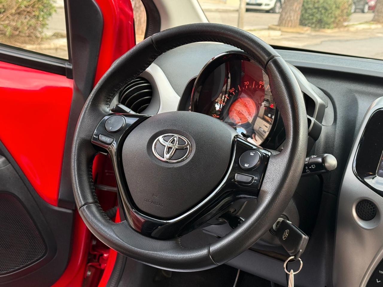 Toyota Aygo 1.0 VVT-i 69CV 5P CAMERA LED - 2017