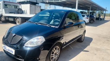 Lancia Ypsilon 1.3 MJT 75 CV Oro